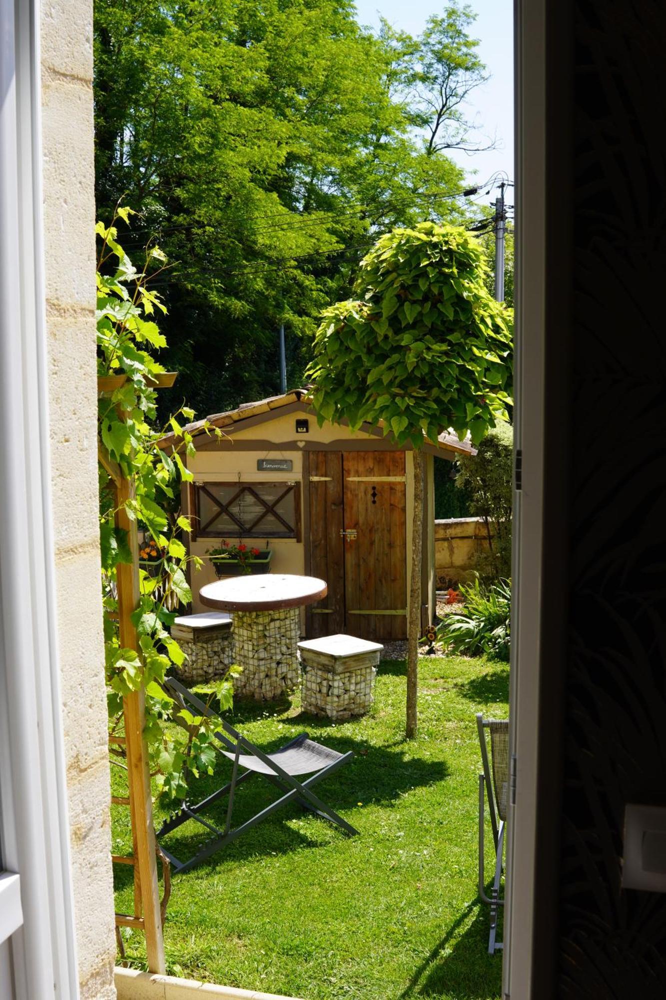 La Girondine Bed and Breakfast Galgon Exteriör bild
