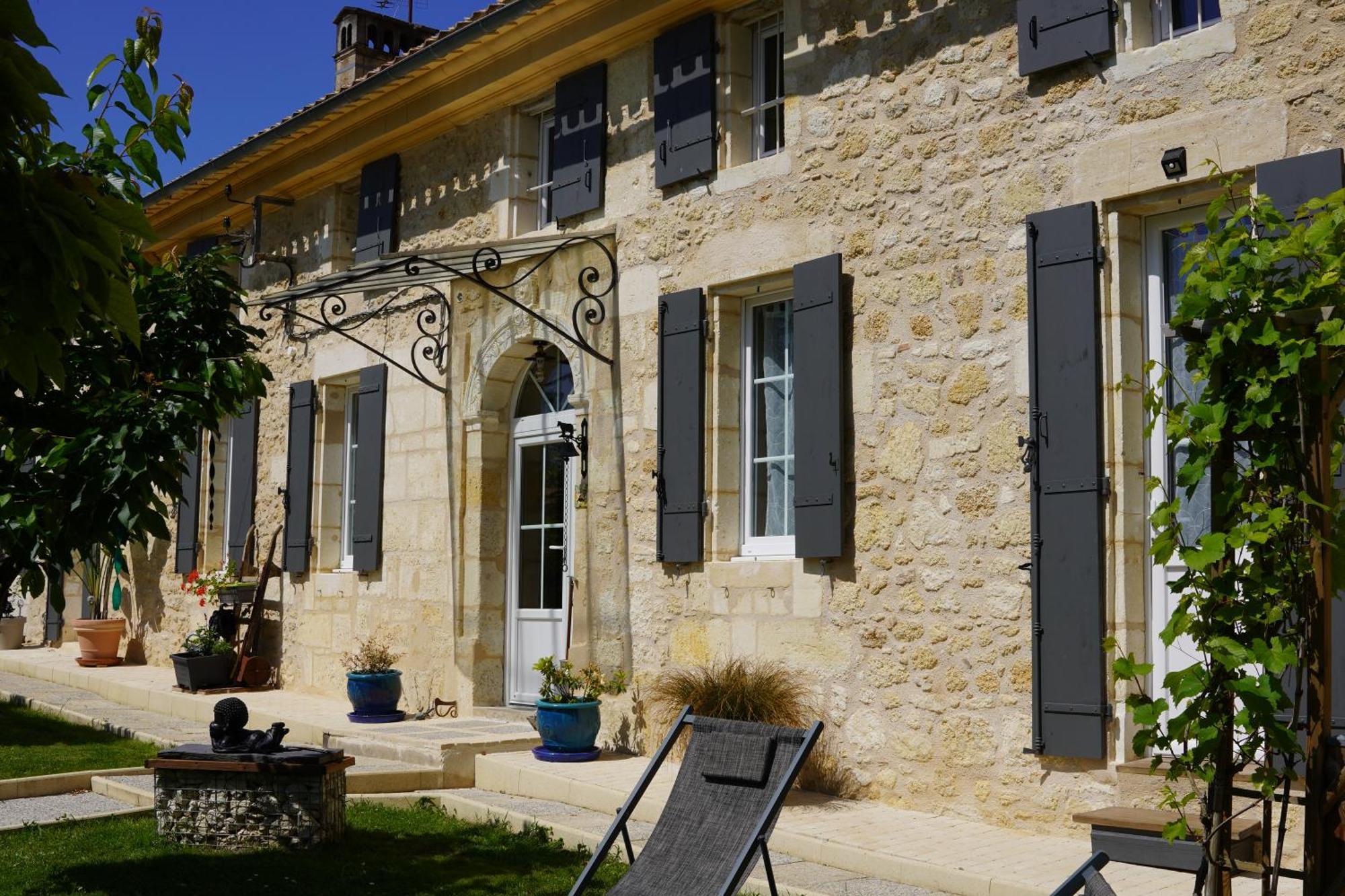 La Girondine Bed and Breakfast Galgon Exteriör bild